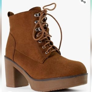 NATURE BREEZE Goldie 02 Suede Lace Up Chunky Ankle Booties EUC